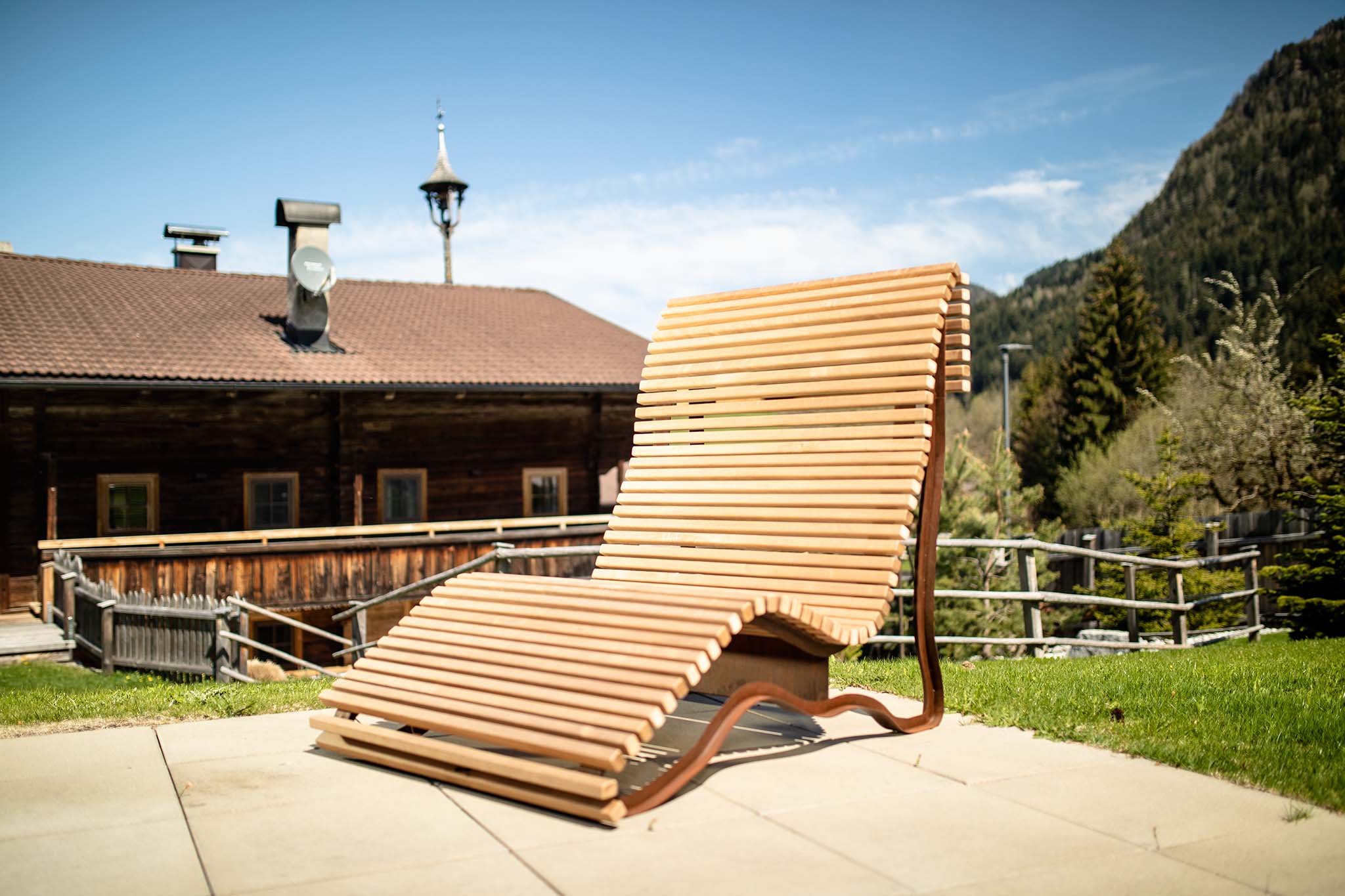 Sonnenliege Sunbed Gartenliege Liegestuhl Liege Holzliege Doppelliege Volent Relaxliege Waldsofa Waldbett Tirol Österreich