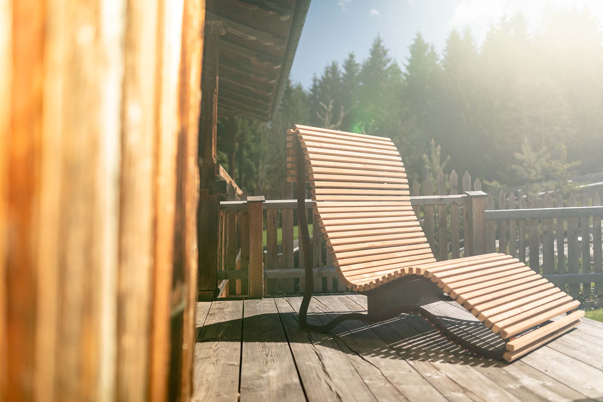 Sonnenliege Sunbed Gartenliege Liegestuhl Liege Holzliege Doppelliege Volent Relaxliege Waldsofa Waldbett Tirol Österreich